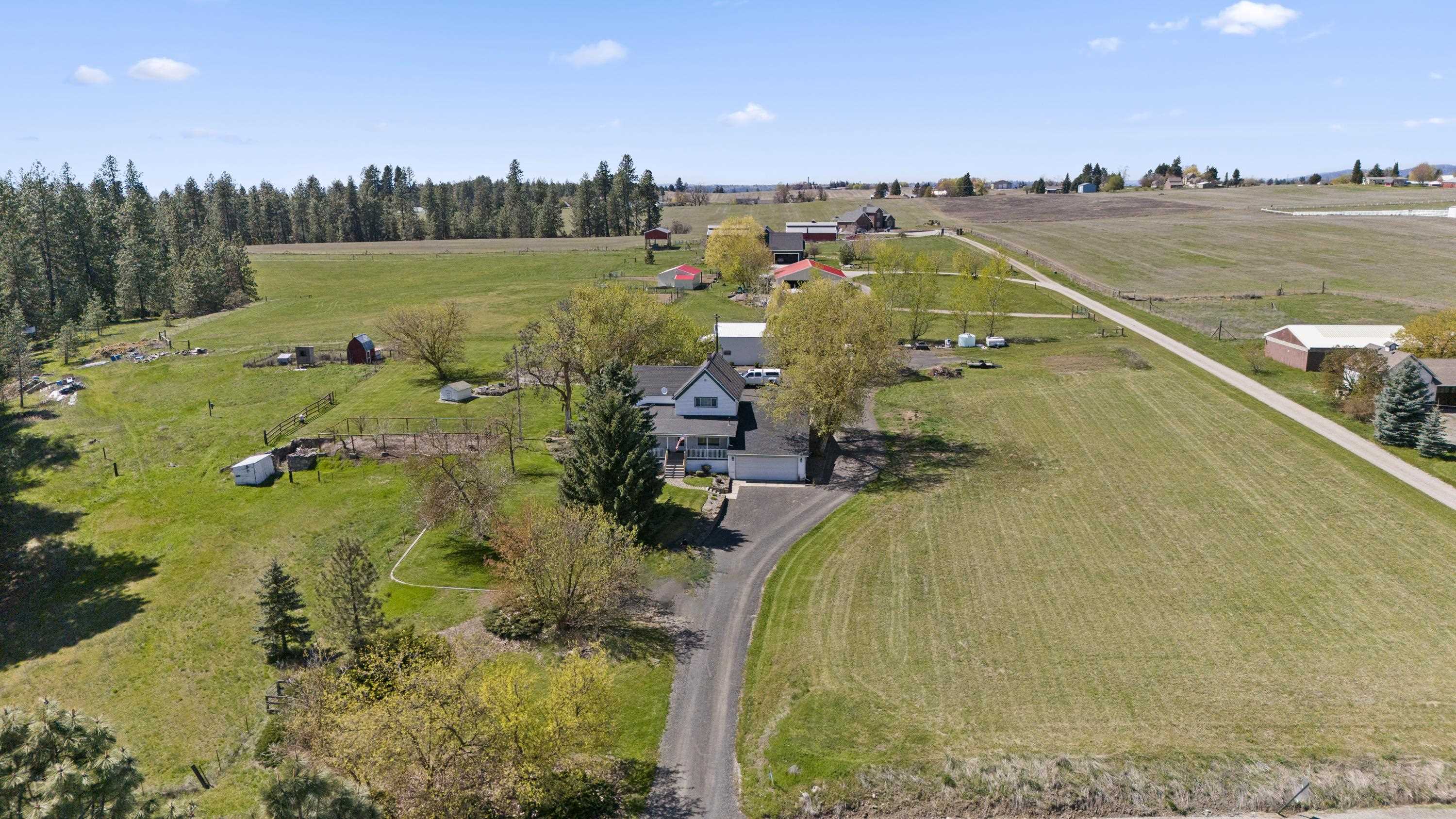 7925 North Espe Road Spokane, WA 99217 - Photo 1 of 46