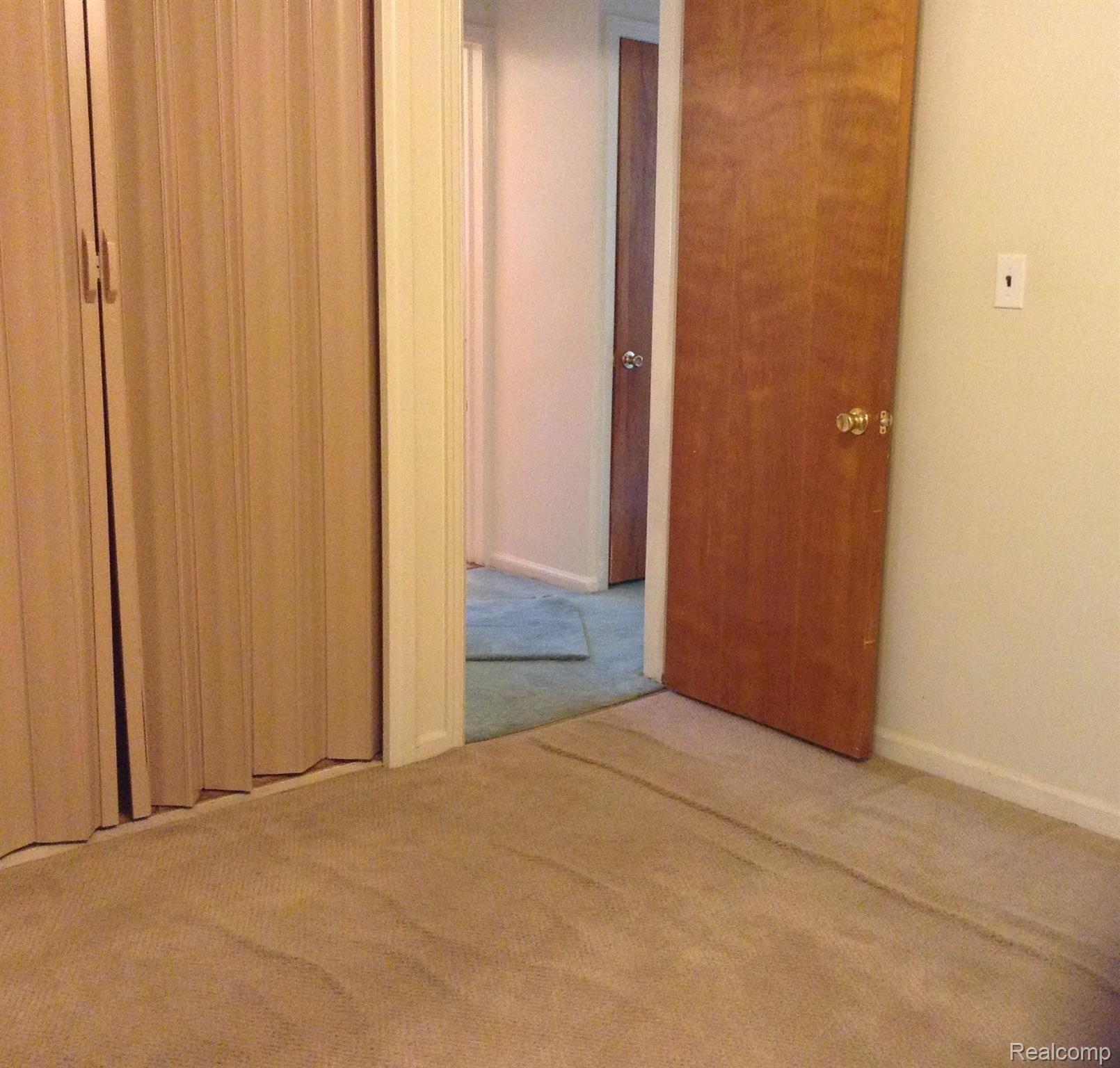 19290 Telegraph Road Detroit, MI 48219 - Photo 11 of 35 14.jpg
