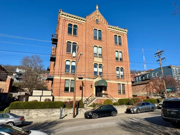$229,900 | 412 Liberty Hill, Unit 1B, Cincinnati, OH 45202