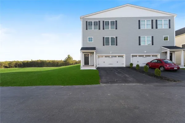 $644,900 | 1 Old County Village Way, Unit E, Smithfield, RI 02917