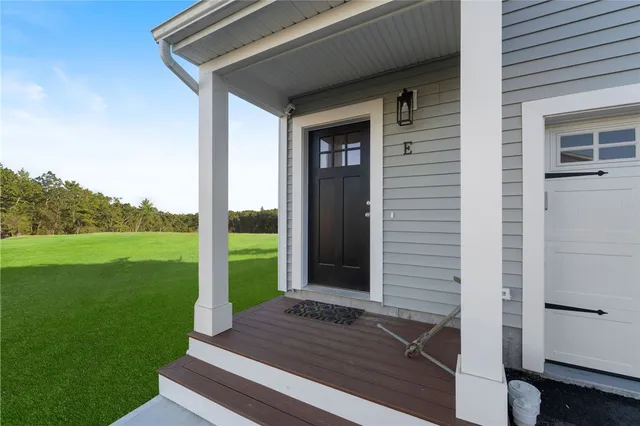 $674,900 | 1 Old County Village Way, Unit E, Smithfield, RI 02917