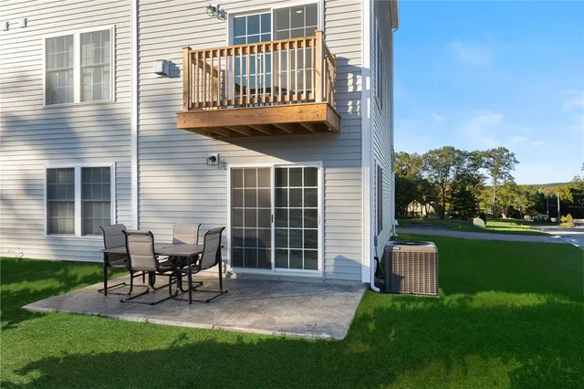 $674,900 | 1 Old County Village Way, Unit E, Smithfield, RI 02917