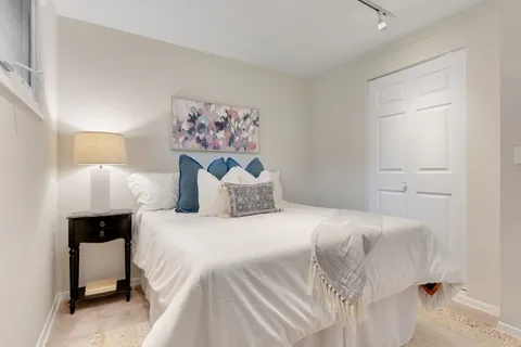 $425,000 | 810 Leamington Avenue, Wilmette, IL 60091