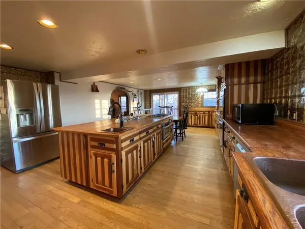$617,500 | S6966 Johnson, Viroqua, WI 54665