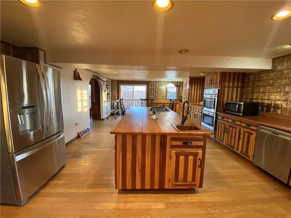 $617,500 | S6966 Johnson, Viroqua, WI 54665