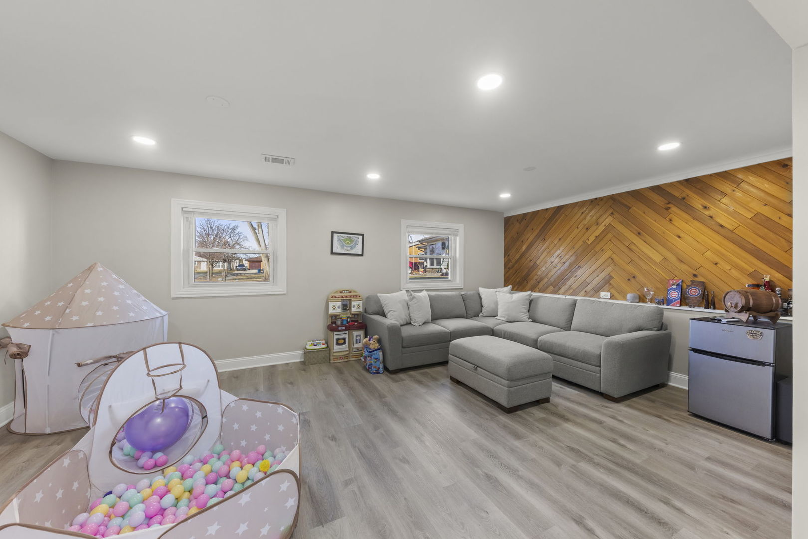 665 West Lake Manor Drive Addison, IL 60101 - Photo 13 of 25