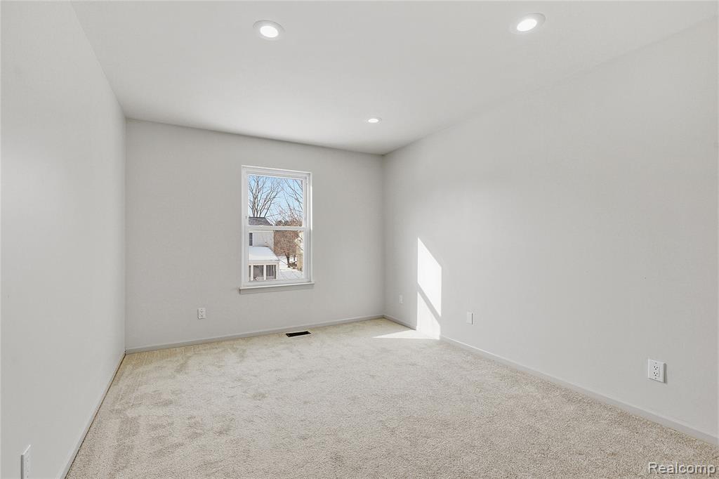 45677 Radnor Road Canton, MI 48187 - Photo 24 of 43 Gallery Image 24