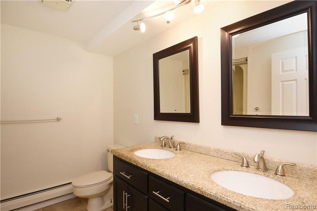 271 Stonetree Circle Rochester Hills, MI 48309 - Photo 27 of 38