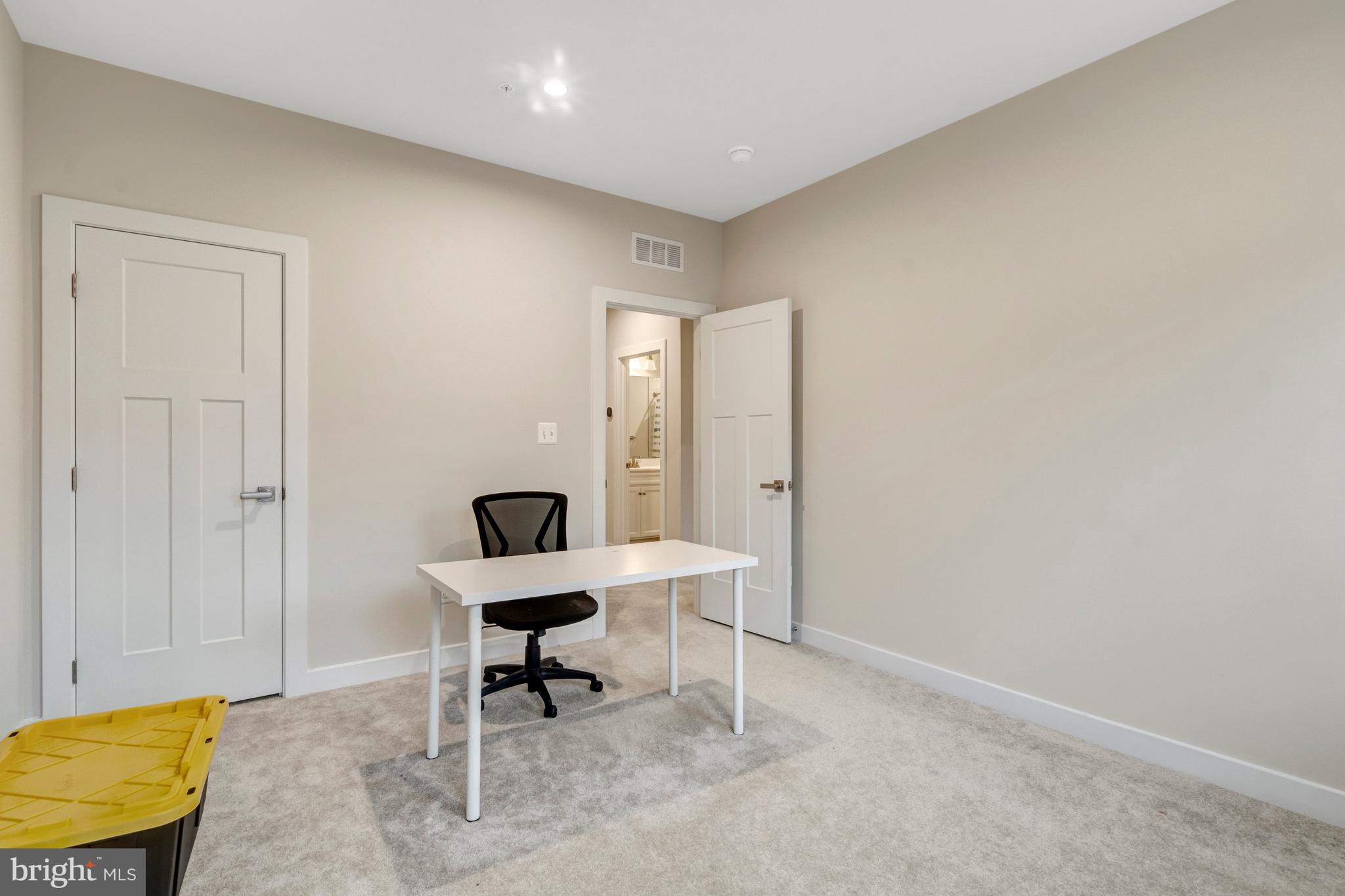 42558 Invergordon Terrace Sterling, VA 20166 - Photo 34 of 38