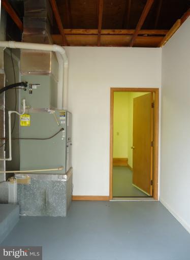 8464 Cummings Road Wittman, MD 21676 - Photo 3 of 30 Interior (General)