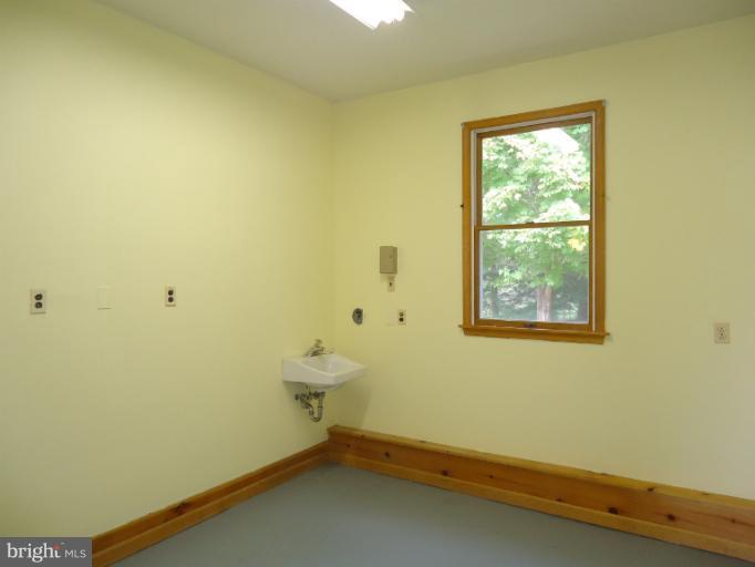 8464 Cummings Road Wittman, MD 21676 - Photo 23 of 30 Interior (General)