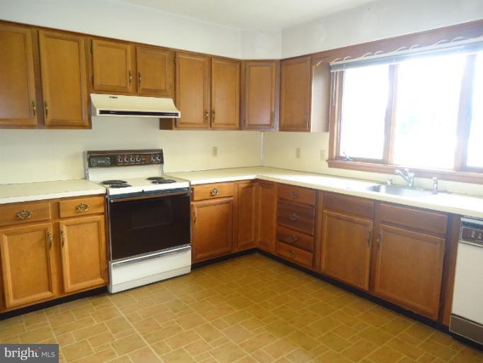 8464 Cummings Road Wittman, MD 21676 - Photo 25 of 30 Kitchen