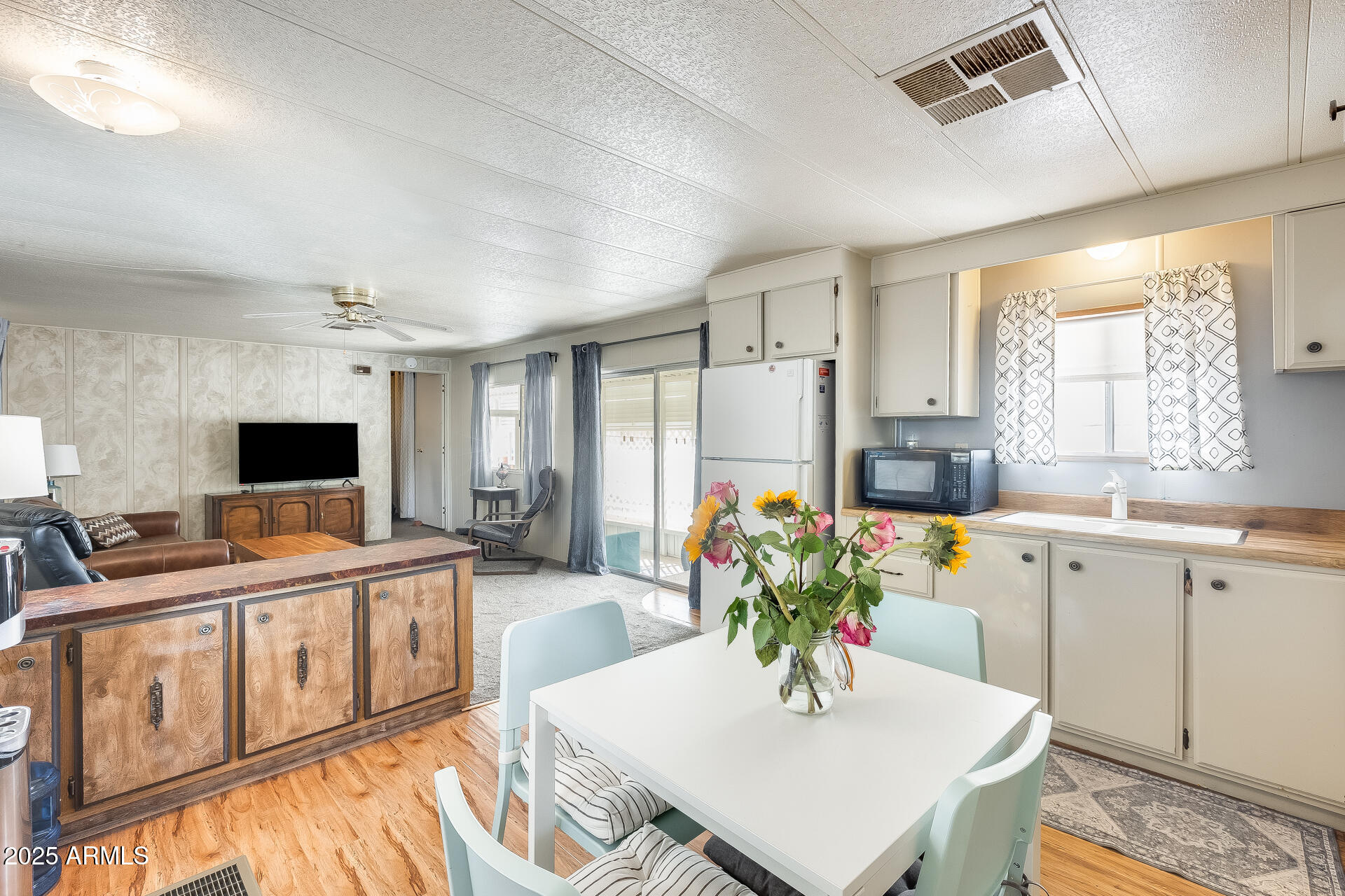 939 North Acacia Road, Unit 8 Apache Junction, AZ 85119 - Photo 4 of 27 Gallery Image 4