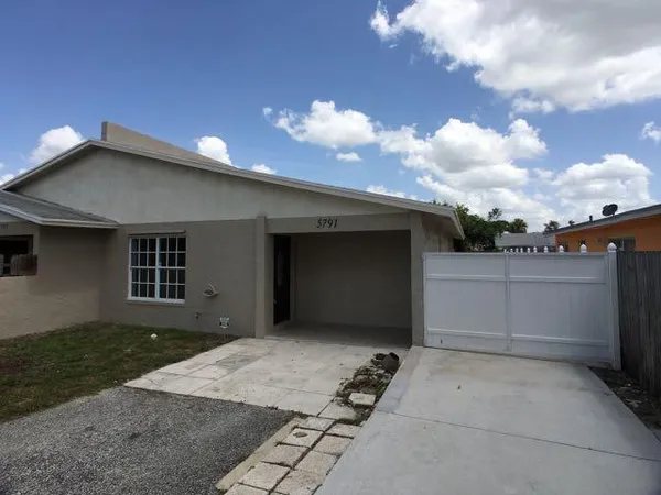 $2,300 | 5791 South Rue Road, West Palm Beach, FL 33415