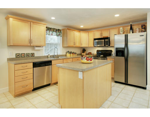 38 Barnstable Road Hull, MA 02045 - Photo 2 of 11 Gallery Image 2