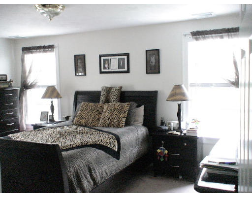 38 Barnstable Road Hull, MA 02045 - Photo 5 of 11 Gallery Image 5