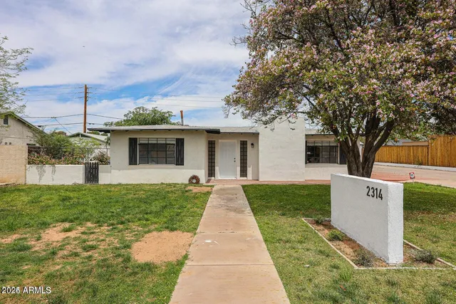 $2,200 | 2314 East Osborn Road, Phoenix, AZ 85016
