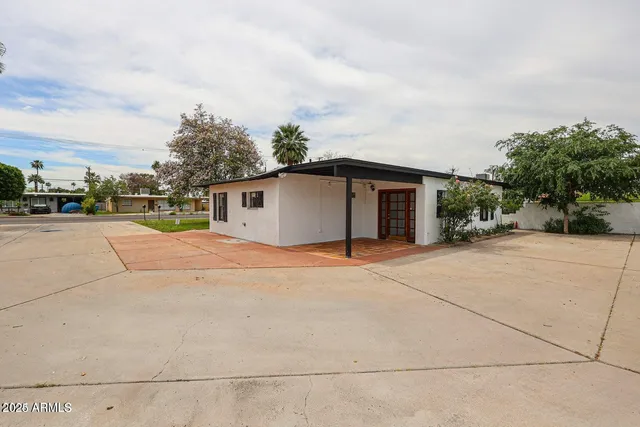 $2,200 | 2314 East Osborn Road, Phoenix, AZ 85016