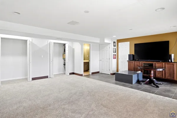 $277,500 | 646 Northeast Margo Court, Topeka, KS 66617