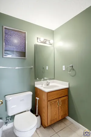 $277,500 | 646 Northeast Margo Court, Topeka, KS 66617