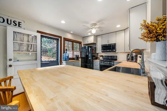 $385,000 | 2 Snuff Mill Road, Wilmington, DE 19807