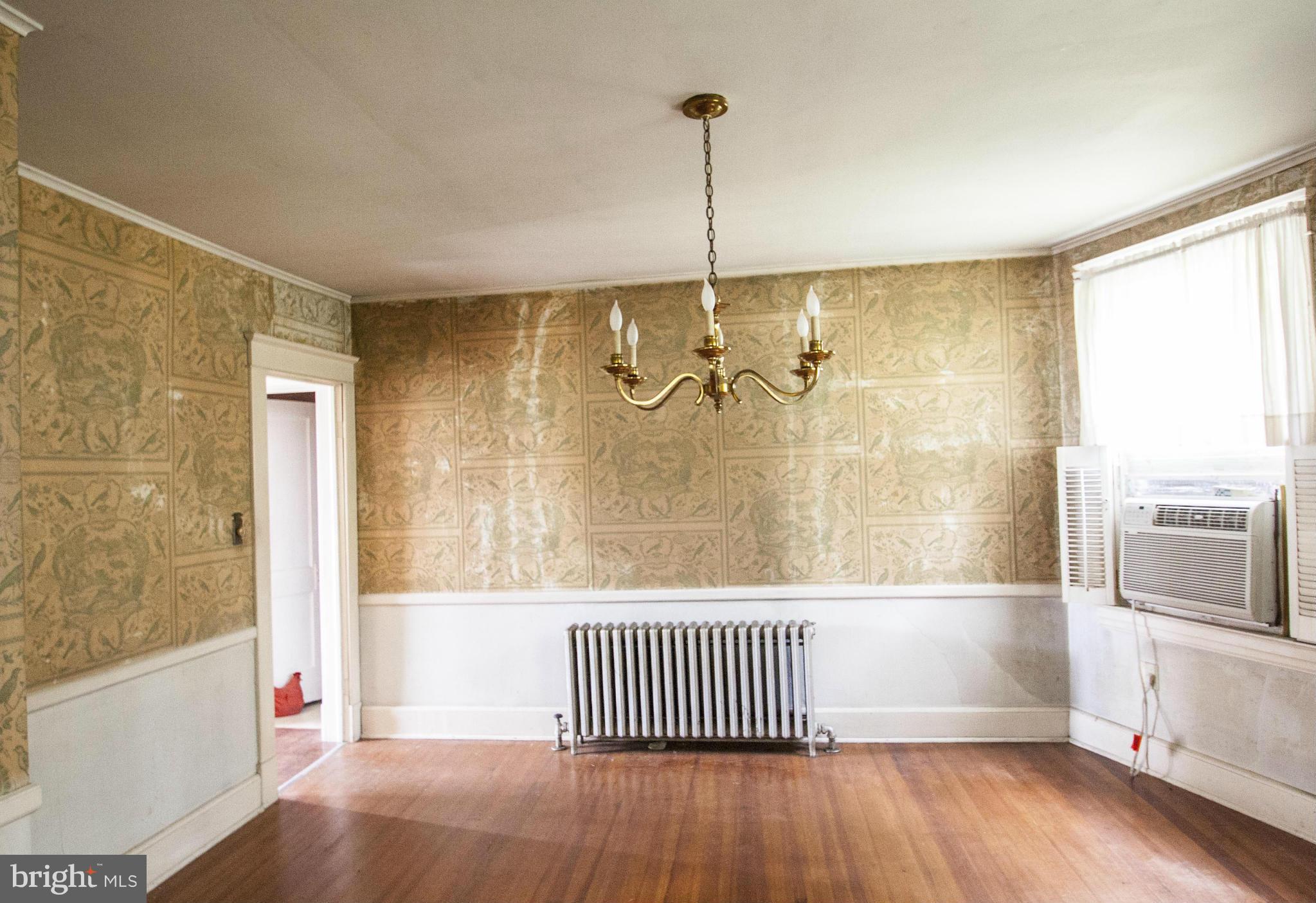 3500 Rolling Rd. Baltimore, MD 21244 - Photo 5 of 8 Dining Room