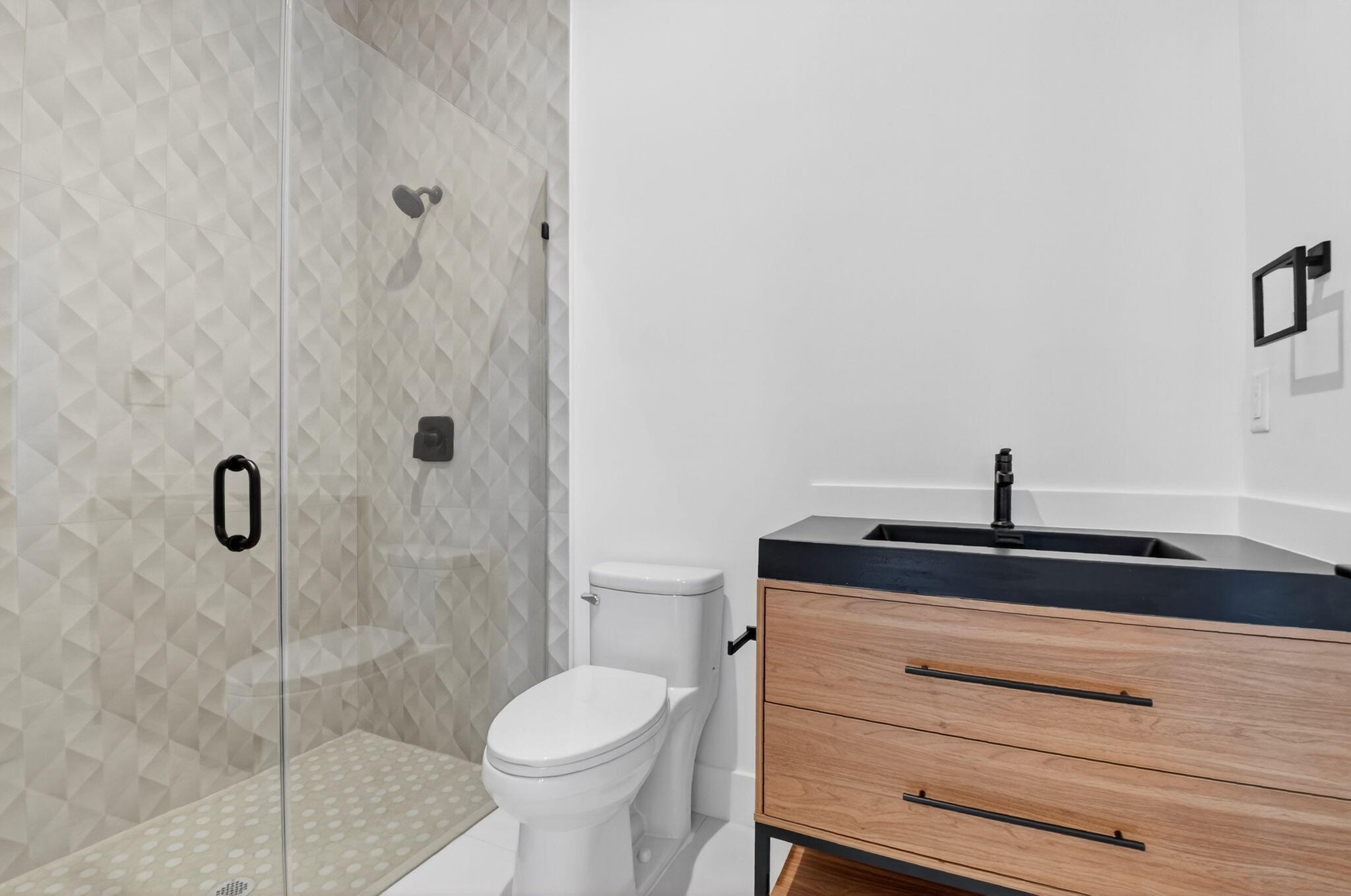 3920 Espan Court Palm Springs, FL 33461 - Photo 35 of 51 Bathroom 3