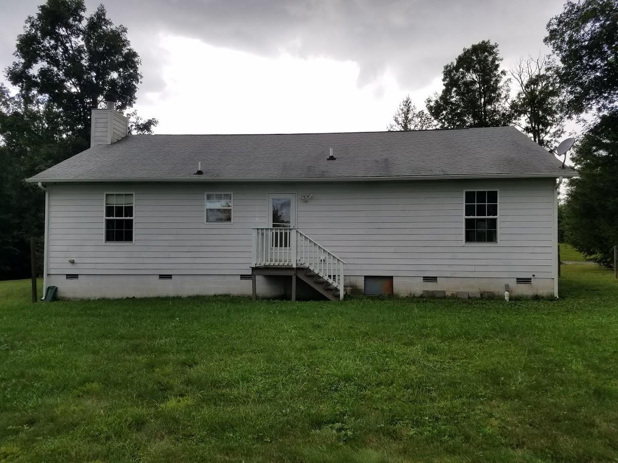 467 Ridge Road Lancing, TN 37770 - Photo 26 of 40 front view of a house with a yard