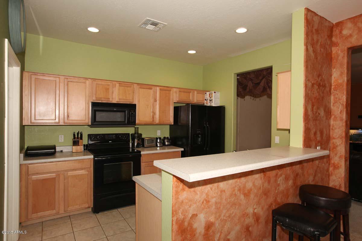 6892 West Maldonado Road Laveen, AZ 85339 - Photo 2 of 18 Kitchen.jpg