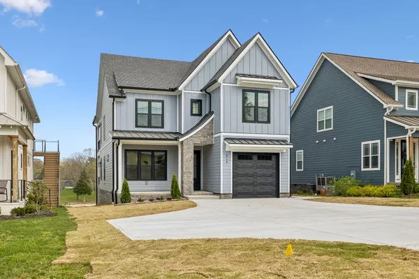 $1,199,900 | 914 North Jefferson Street, Winchester, TN 37398