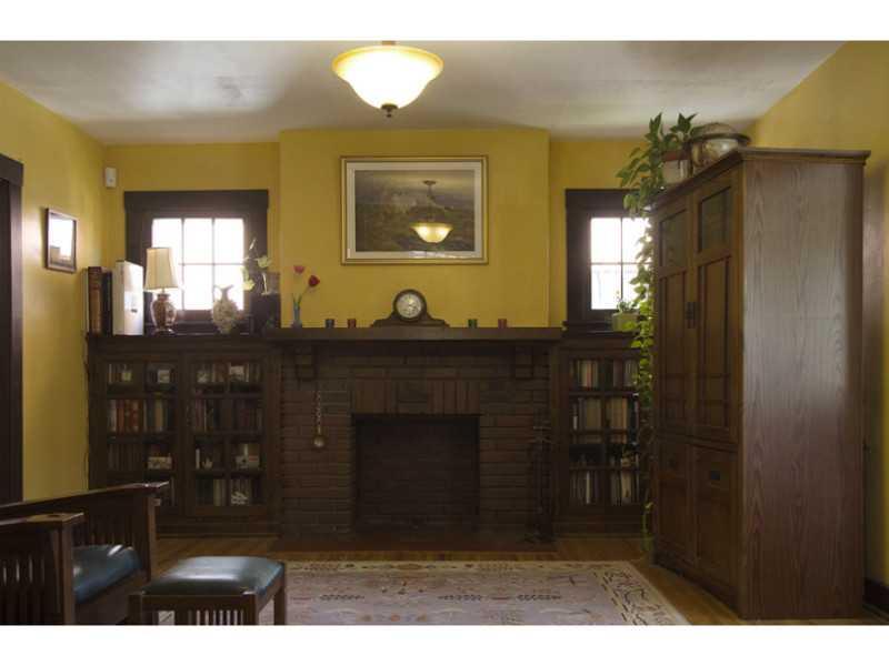205 Elm Street Edgewood, PA 15218 - Photo 4 of 19 Living Room.