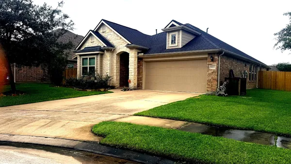 $2,490 | 9215 Running Eagle Falls, Tomball, TX 77375