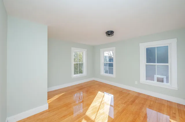 $629,000 | 9 School Street, Exeter, NH 03833