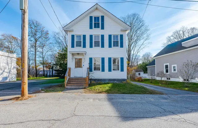 $579,000 | 9 School Street, Exeter, NH 03833