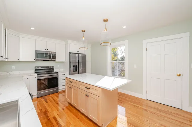 $629,000 | 9 School Street, Exeter, NH 03833