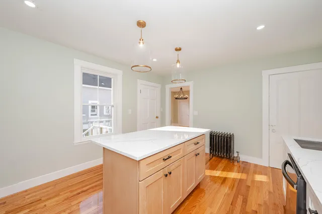 $629,000 | 9 School Street, Exeter, NH 03833