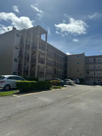 $1,850 | 225 Bonnie Boulevard, Unit 116, Palm Springs, FL 33461