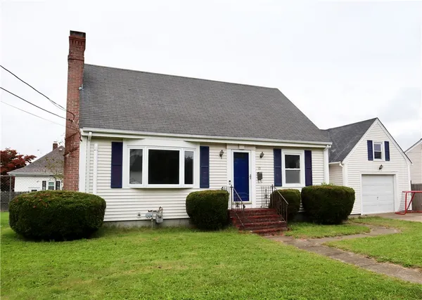 $395,000 | 10 Fairfield Avenue, East Providence, RI 02915