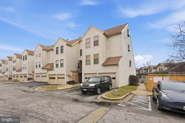$1,750 | 13405 Shady Knoll Drive, Unit 109, Silver Spring, MD 20904