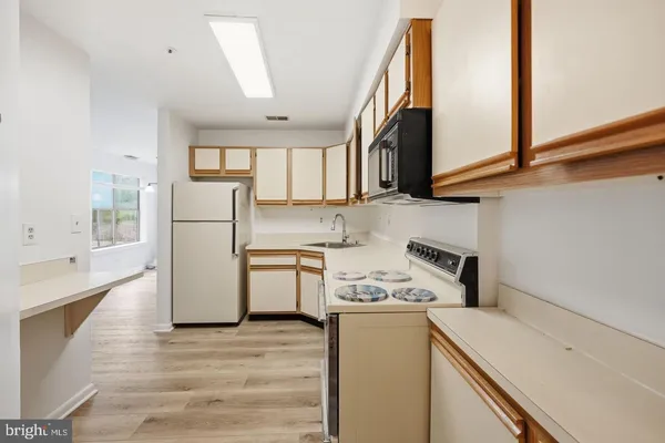 $1,750 | 13405 Shady Knoll Drive, Unit 109, Silver Spring, MD 20904