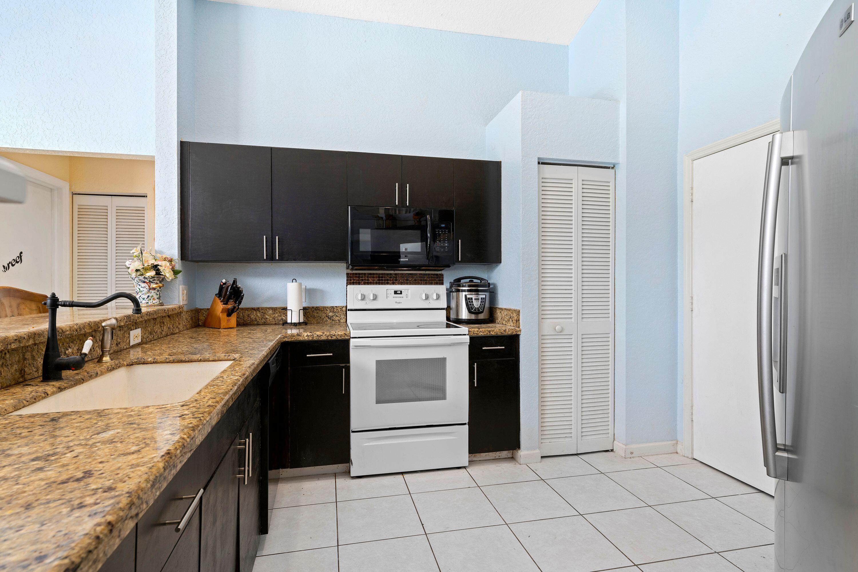 7781 Texas Trail Boca Raton, FL 33487 - Photo 24 of 43 10