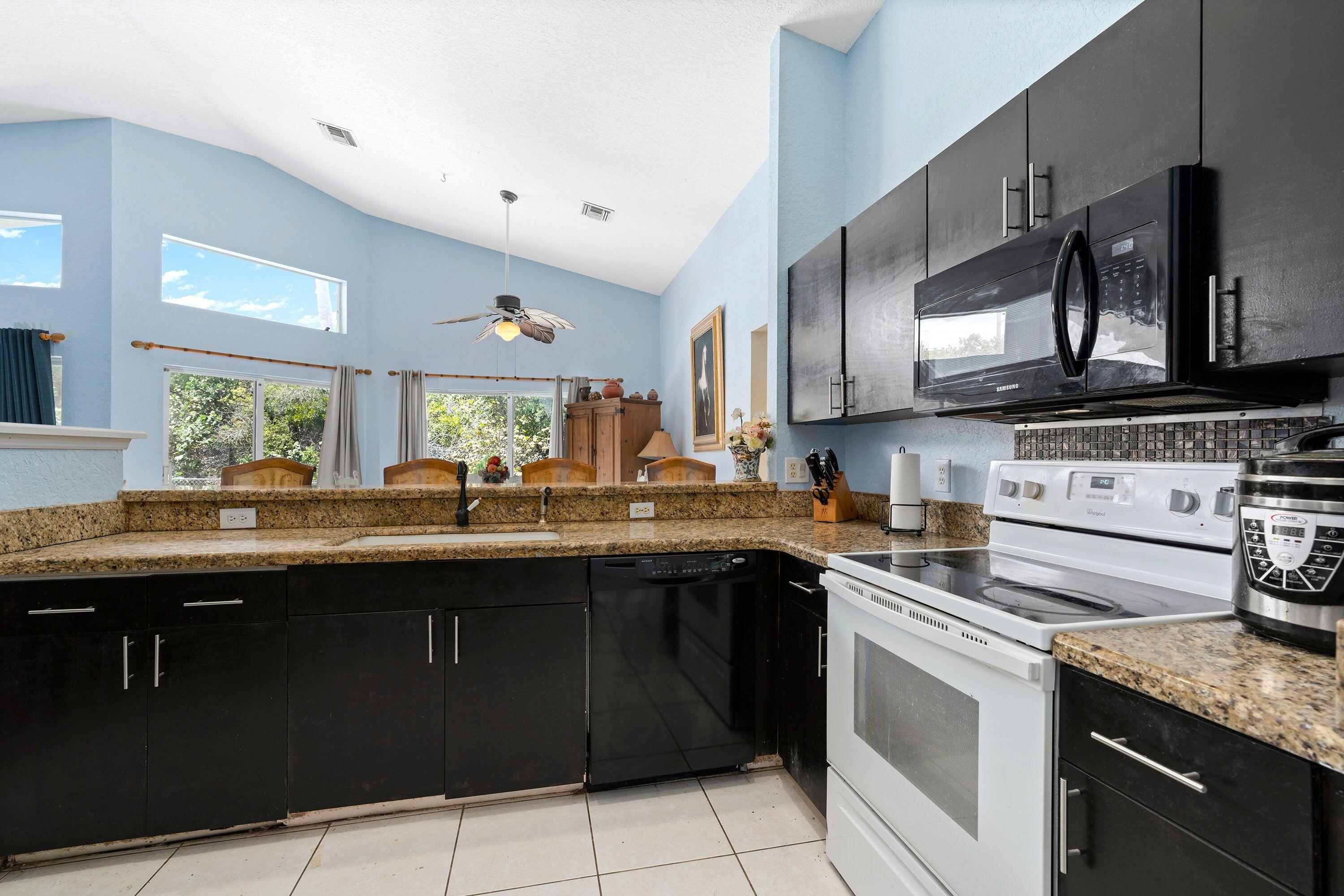 7781 Texas Trail Boca Raton, FL 33487 - Photo 25 of 43 12