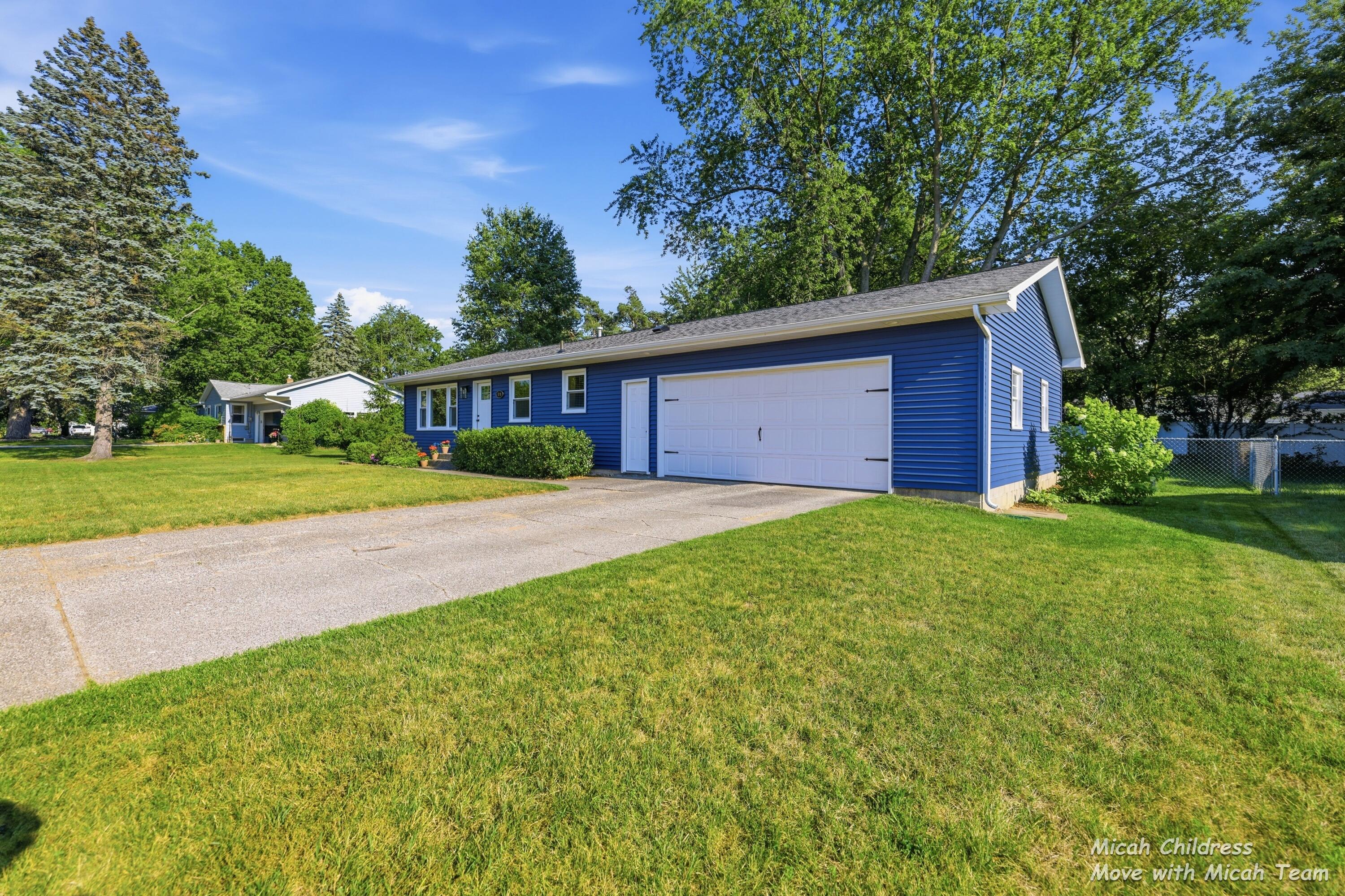 2048 Tulip Lane Jenison, MI 49428 - Photo 3 of 35 2048 tulip ln_008