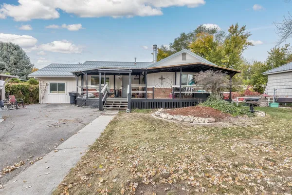 $329,000 | 842 West Butterfield Street, Weiser, ID 83672