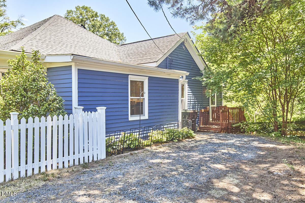 2203 Chapel Hill Road Durham, NC 27707 - Photo 8 of 61