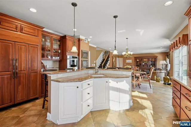 $1,475,000 | 108 Hamilton Trail, Totowa, NJ 07512