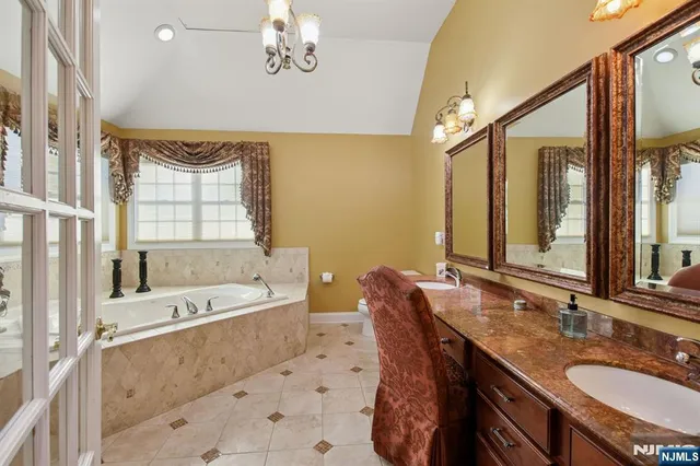 $1,475,000 | 108 Hamilton Trail, Totowa, NJ 07512