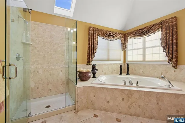 $1,475,000 | 108 Hamilton Trail, Totowa, NJ 07512