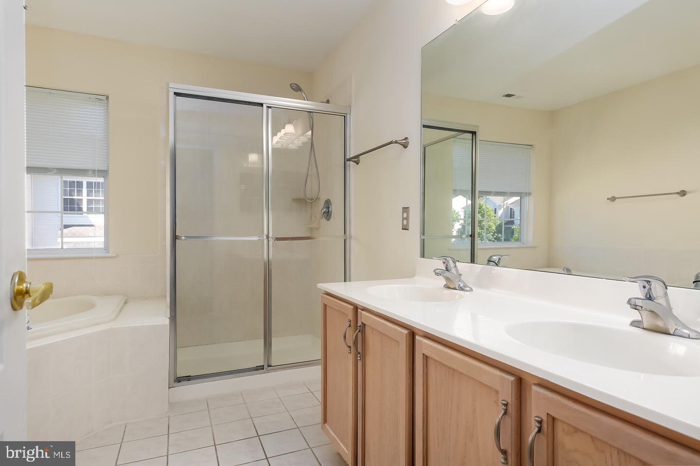 104 Castleton Road Delran, NJ 08075 - Photo 19 of 30 Master Bath