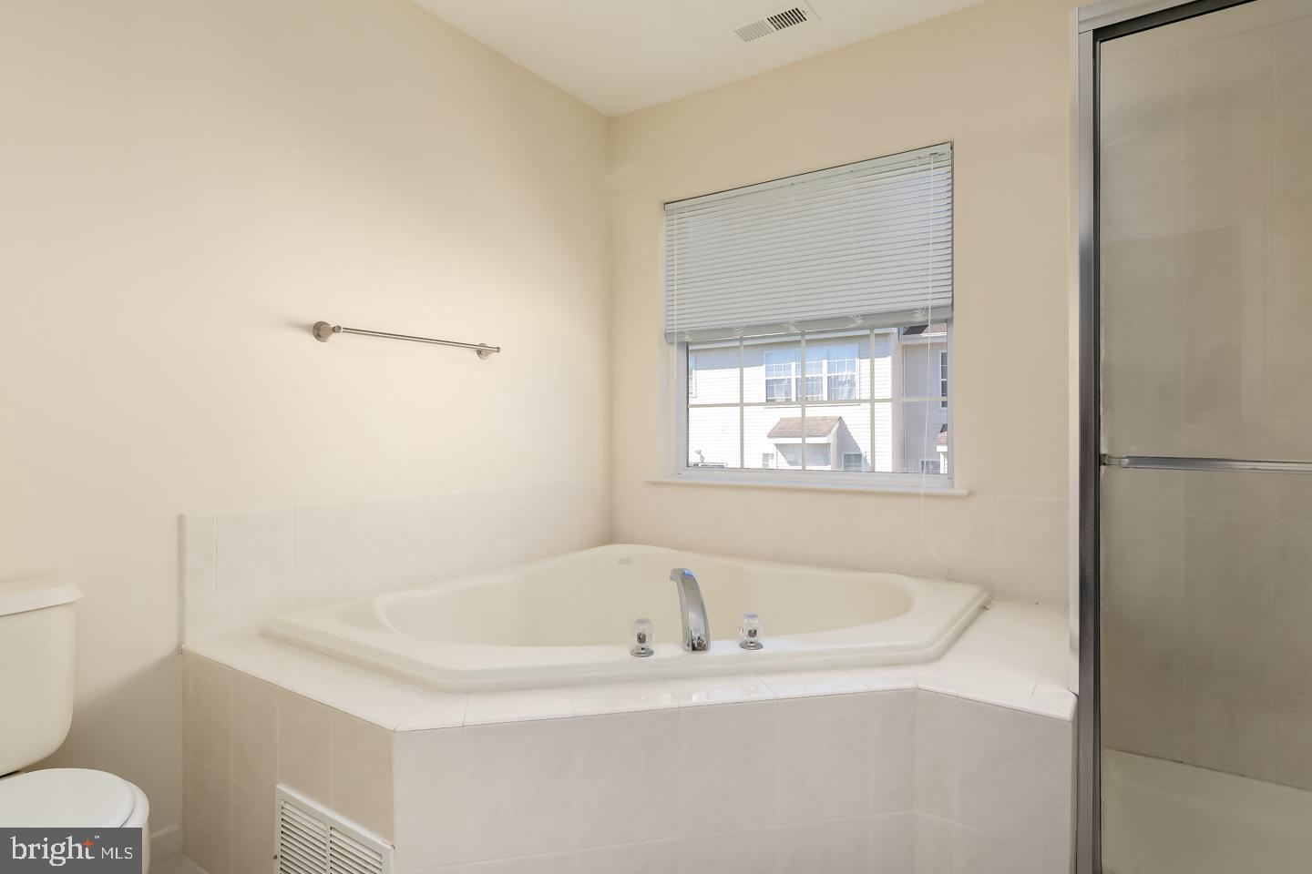 104 Castleton Road Delran, NJ 08075 - Photo 20 of 30 Master Bath
